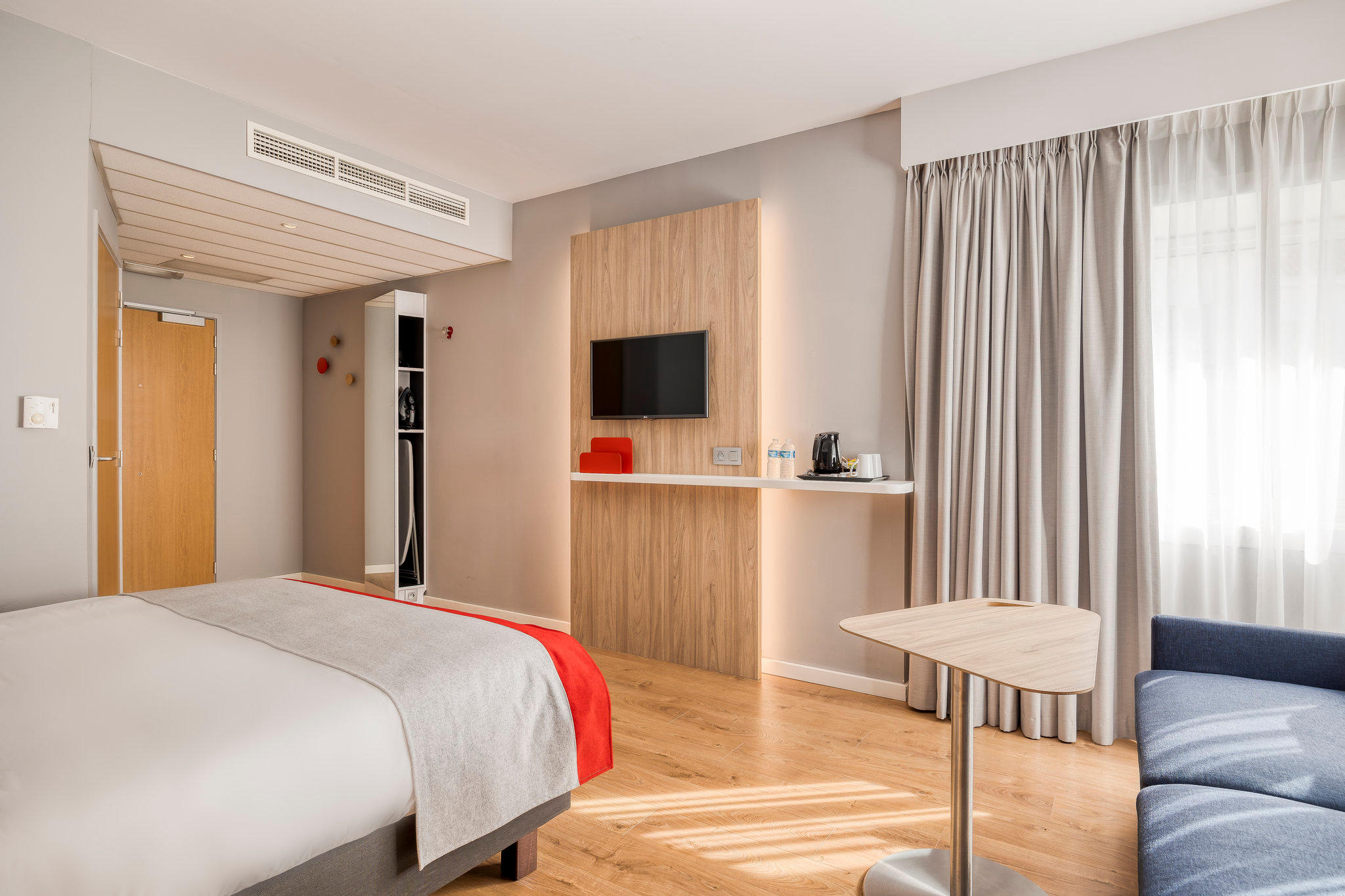 Фото Holiday Inn Express Mechelen City Centre an Ihg Hotel