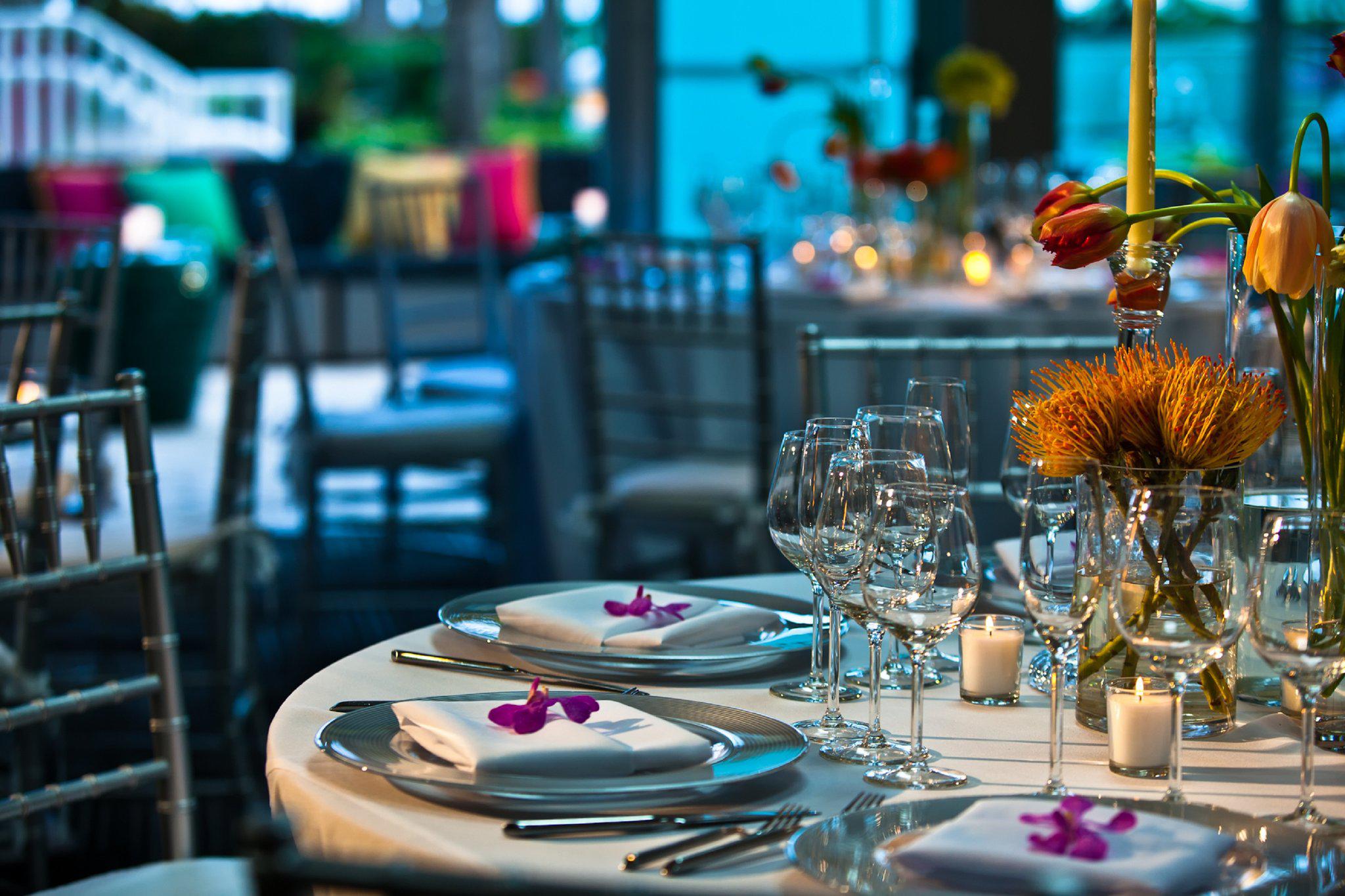 Фото Kimpton Surfcomber Hotel, an Ihg Hotel