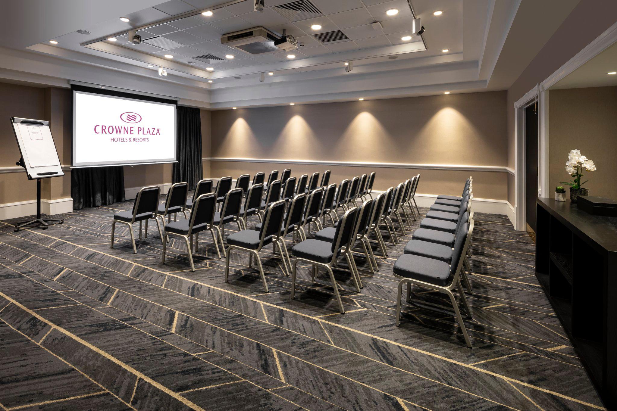 Фото Crowne Plaza Leeds, an Ihg Hotel