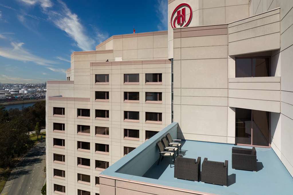 Фото Hilton Long Beach Hotel