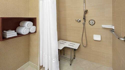 Гостиница DoubleTree by Hilton Hotel Sunrise - Sawgrass Mills в Плантейшене