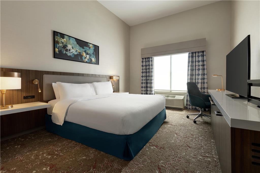 Фото Hilton Garden Inn Riverhead