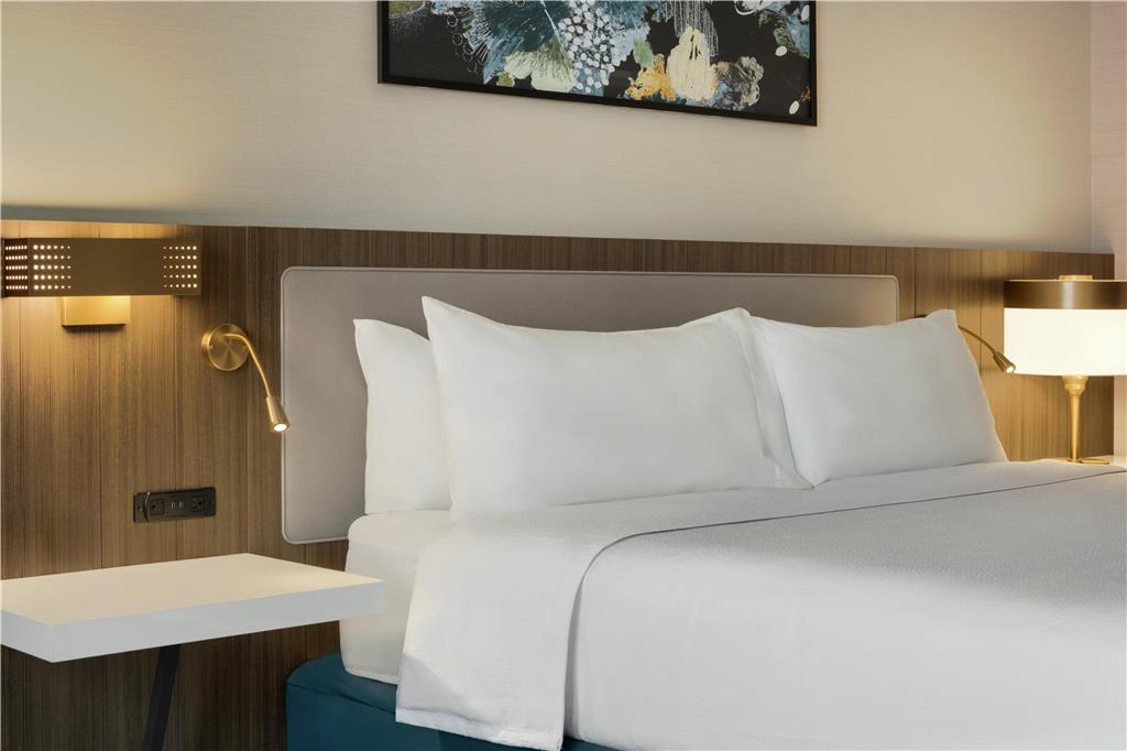 Фото Hilton Garden Inn Riverhead