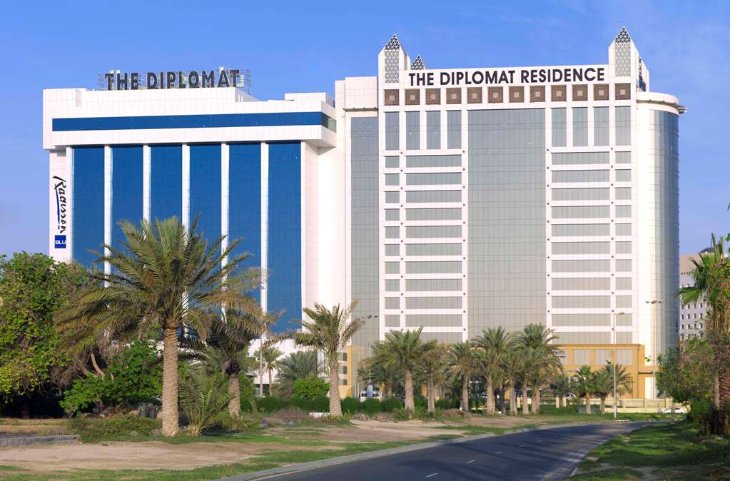 Фото The Diplomat Radisson Blu Hotel, Residence & SPA