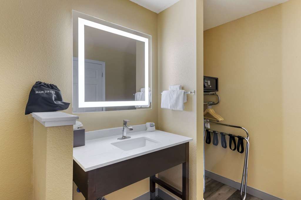 Фото Best Western Fallon Inn & Suites