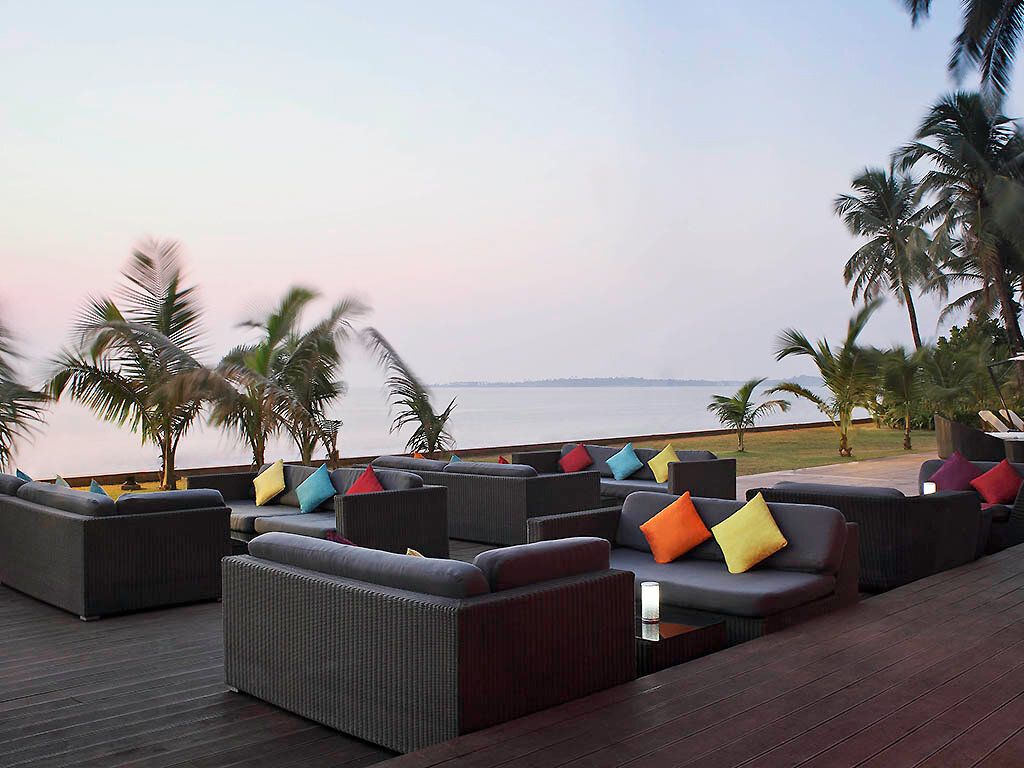 Фото Novotel Mumbai Juhu Beach Hotel