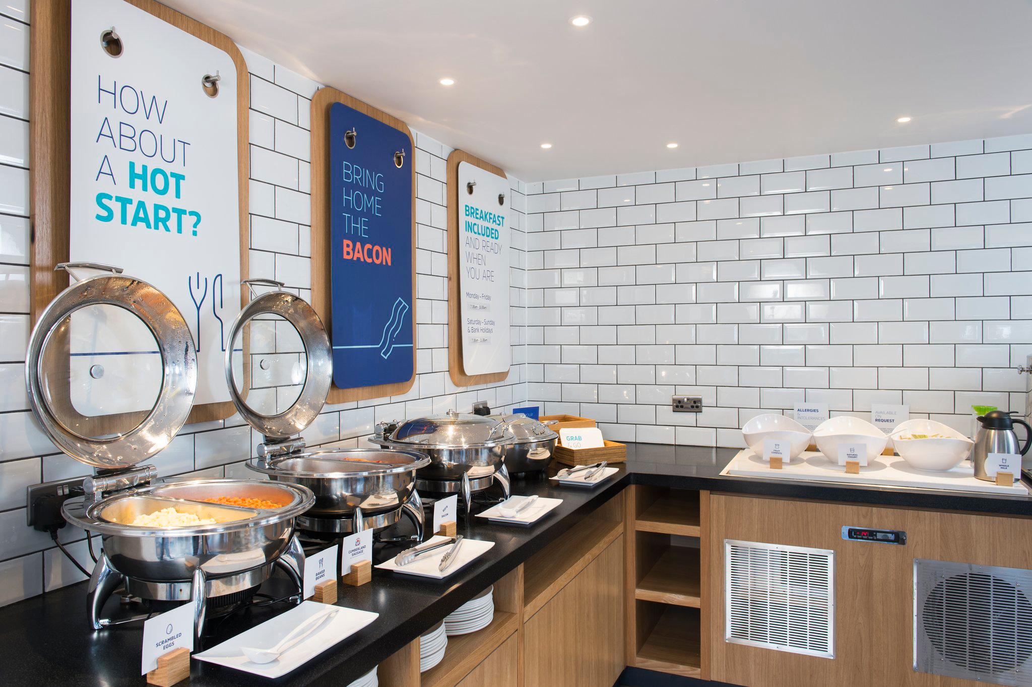 Фото Holiday Inn Express Edinburgh - Leith Waterfront, an Ihg Hotel