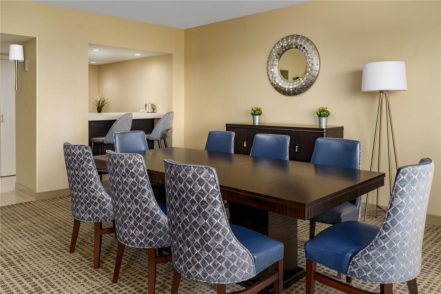 Фото DoubleTree by Hilton Orlando Airport