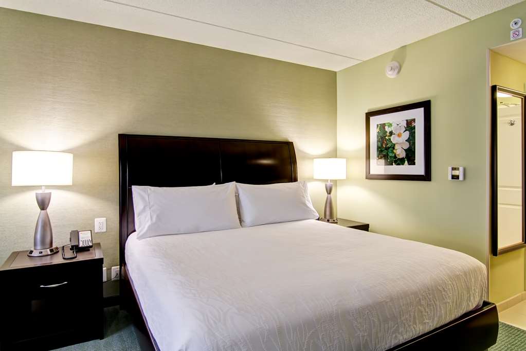 Фото Hilton Garden Inn Woodbridge