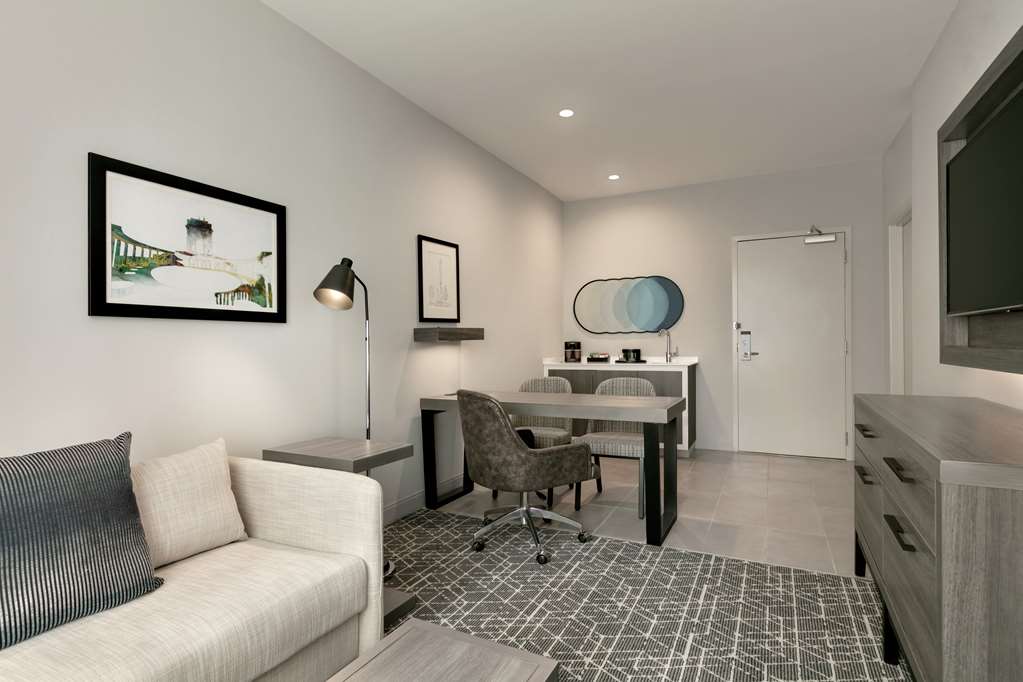 Фото Embassy Suites by Hilton Atlanta Midtown