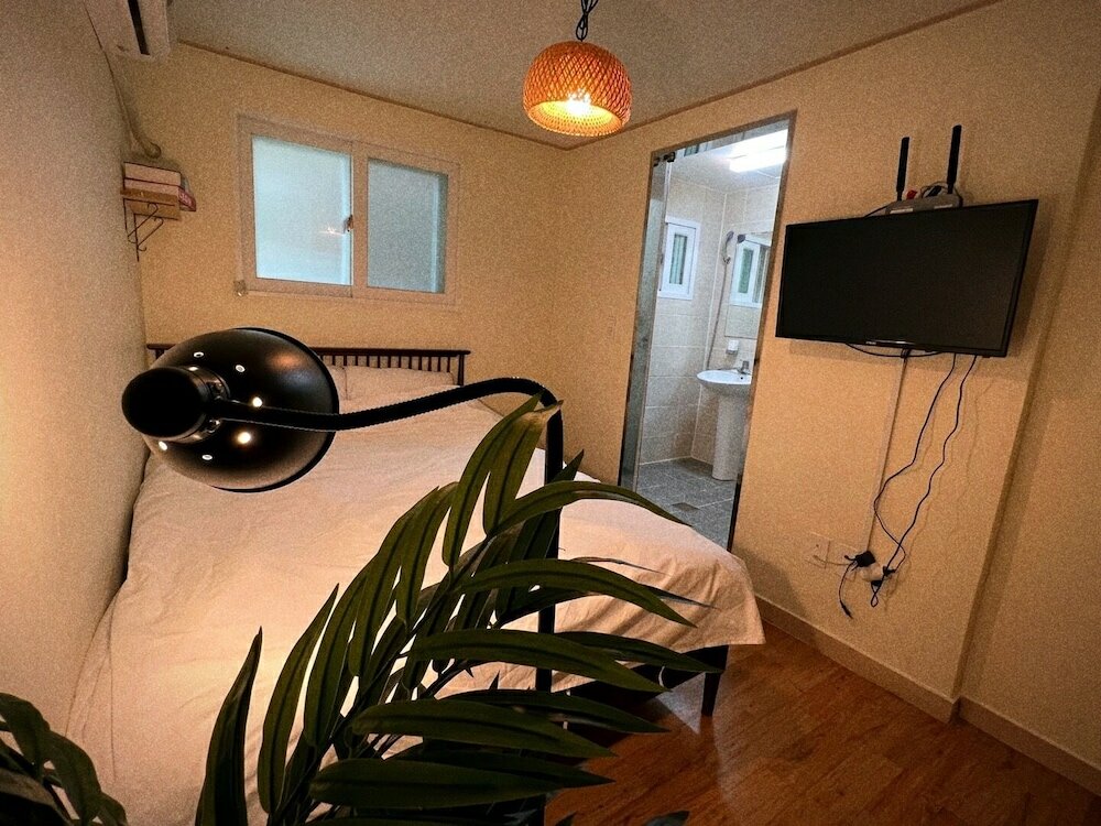 Фото Jnineguesthouse