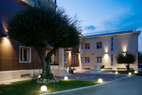 Гостиница Hotel Plana в Казерте