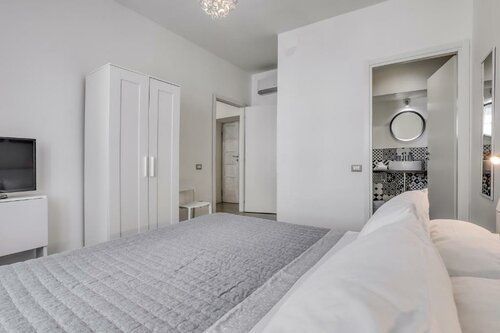 Гостиница Interzastrada B&B в Чивитавеккье