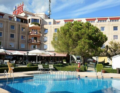 Гостиница Everness Hotel & Resort в Же