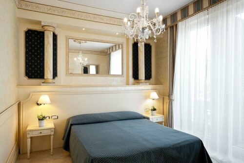 Гостиница Des Bains в Пезаро