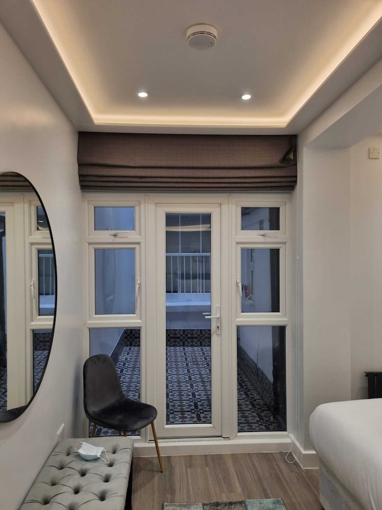 Фото Hyde Park Suites