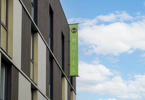 Гостиница Hotel Kyriad Prestige Compiegne в Компьени