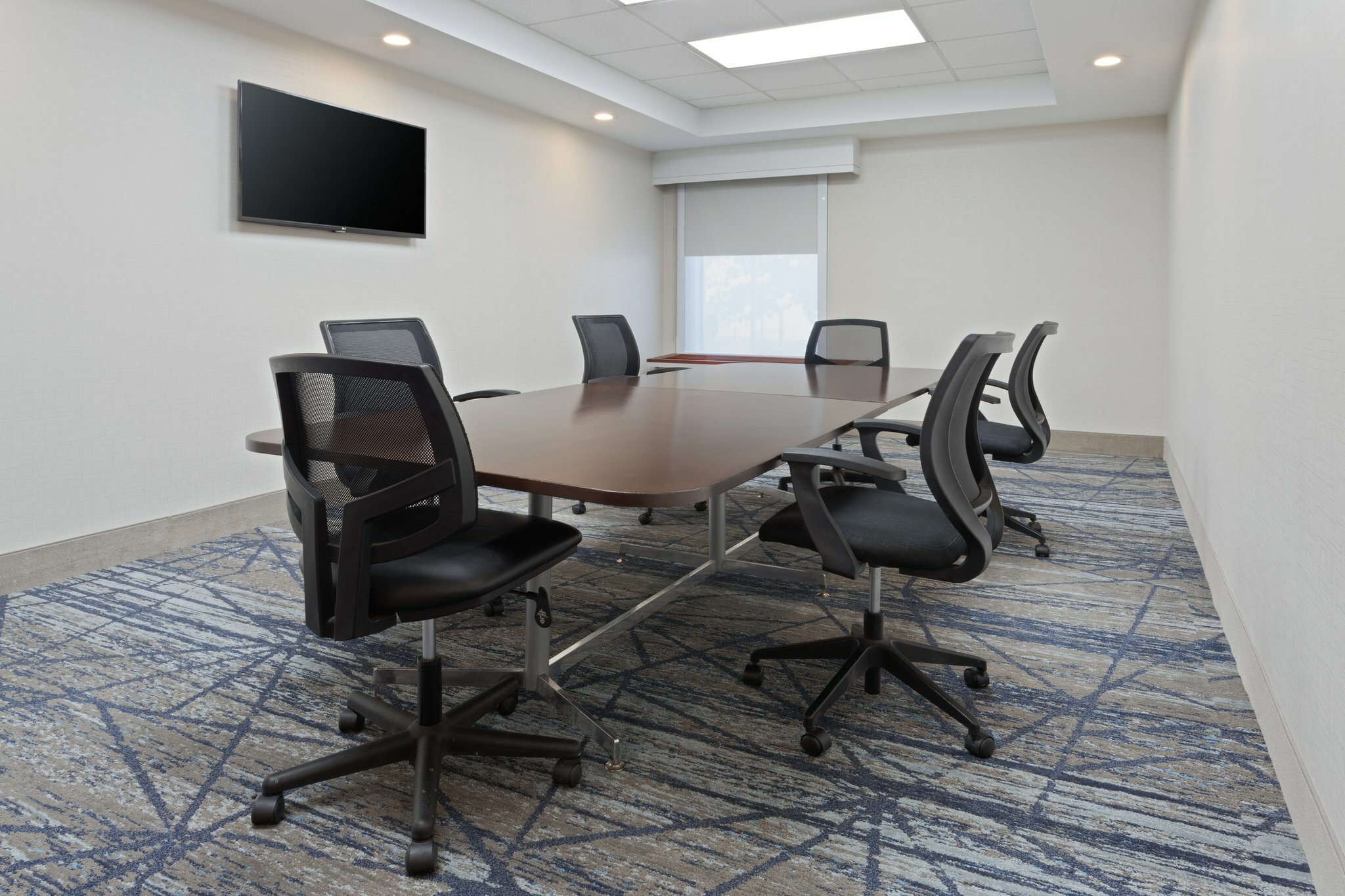 Фото Holiday Inn Express & Suites Cincinnati Riverfront, an Ihg Hotel