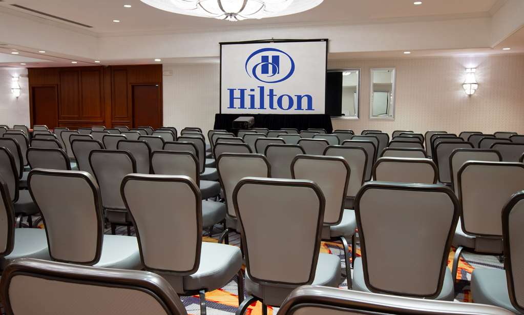 Фото Hilton Chicago/Northbrook