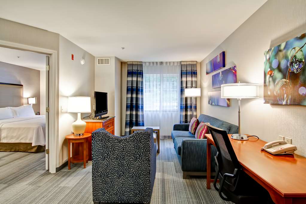 Фото Homewood Suites by Hilton Stratford