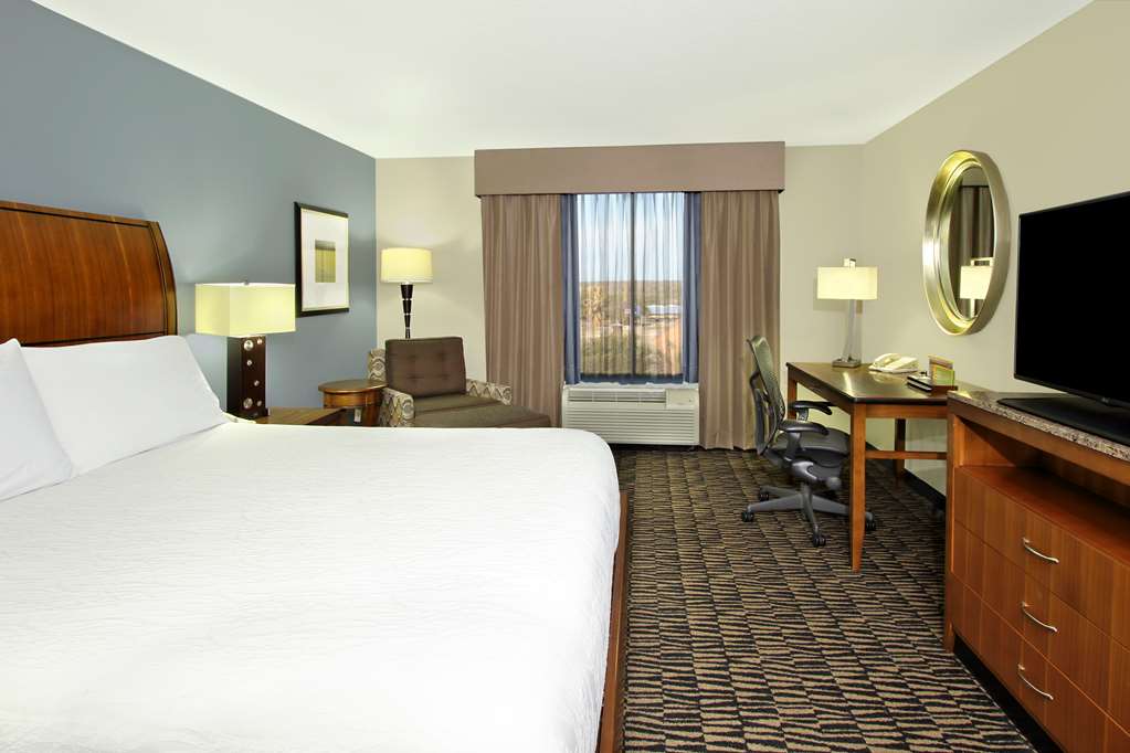 Фото Hilton Garden Inn Austin Nw/Arboretum