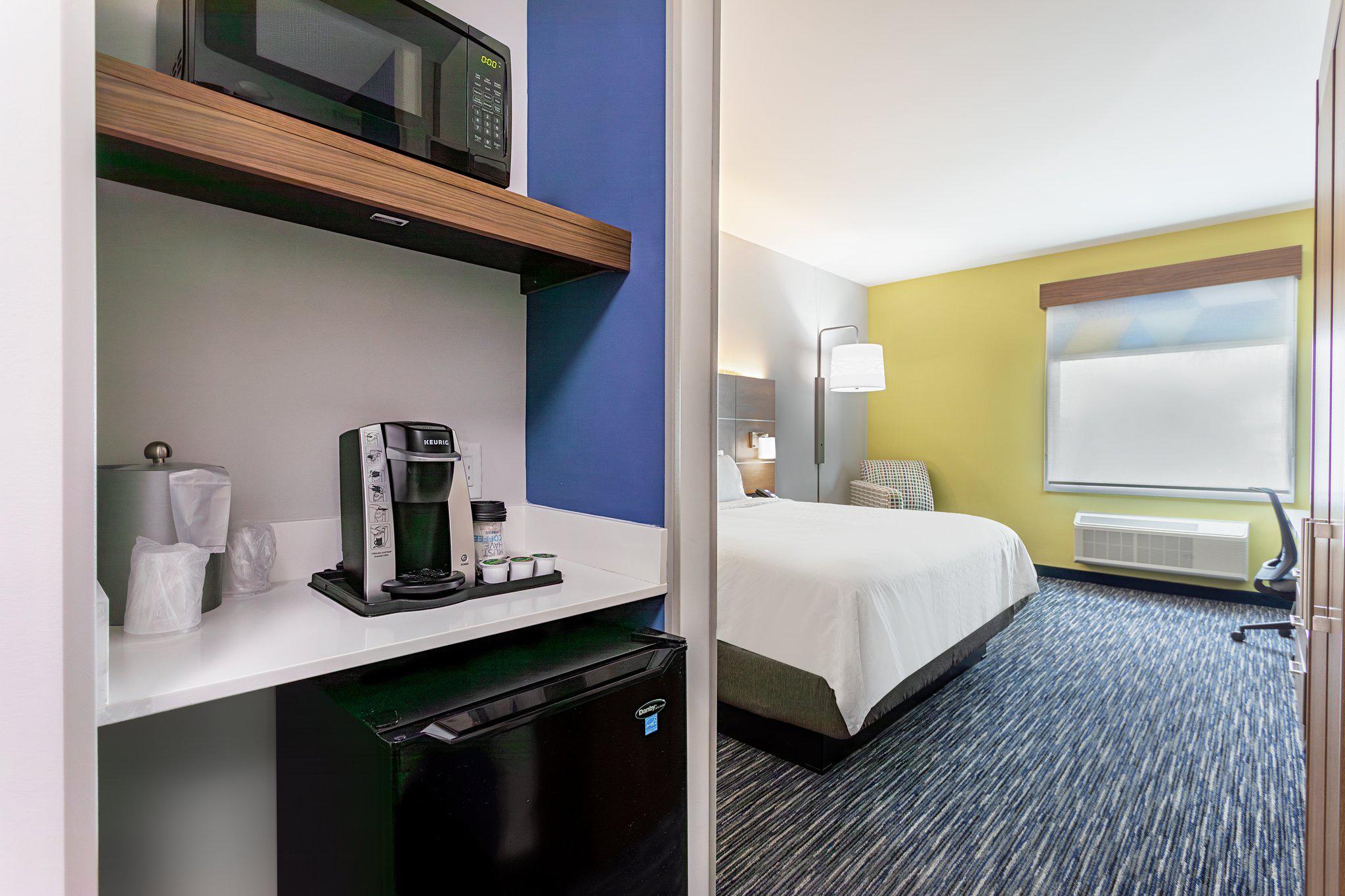 Фото Holiday Inn Express and Suites Miramar, an Ihg Hotel