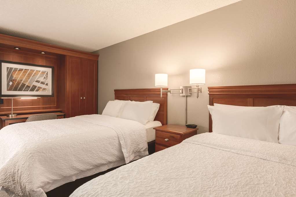 Фото Hampton Inn Des Moines-Airport