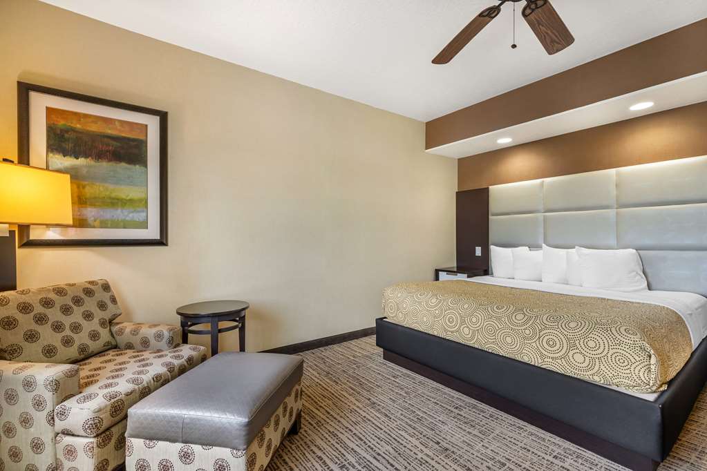 Фото Best Western Plus Lackland Hotel & Suites