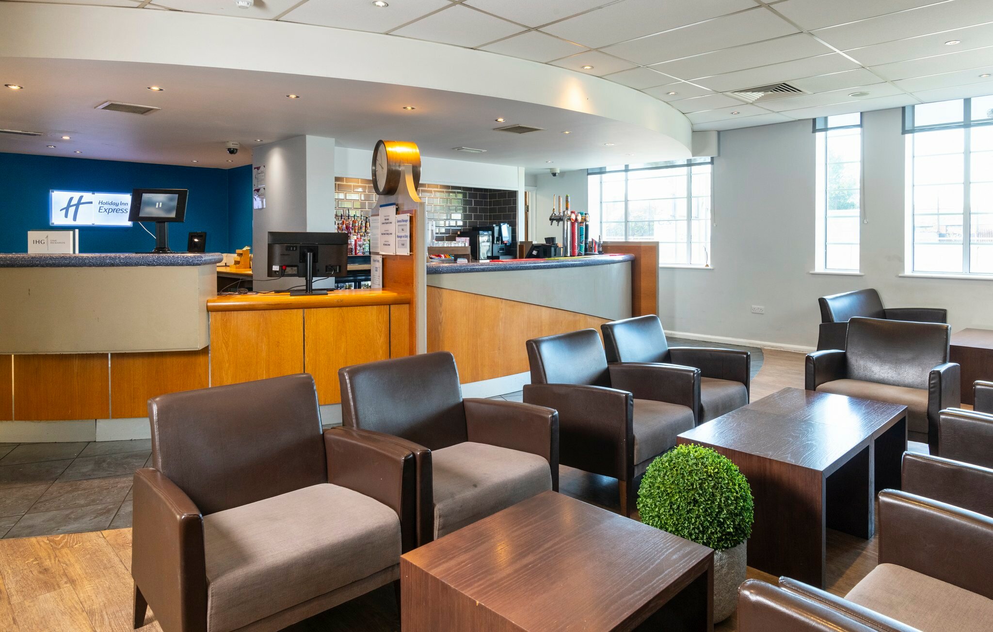 Фото Holiday Inn Express London Chingford