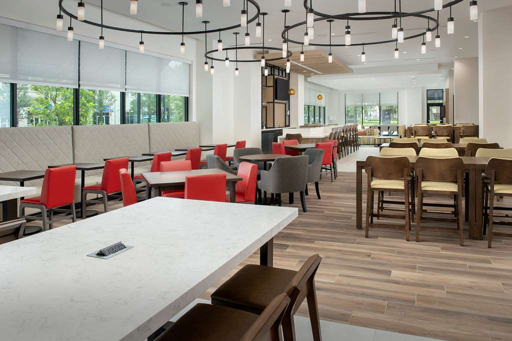 Фото Hilton Garden Inn Orlando Downtown