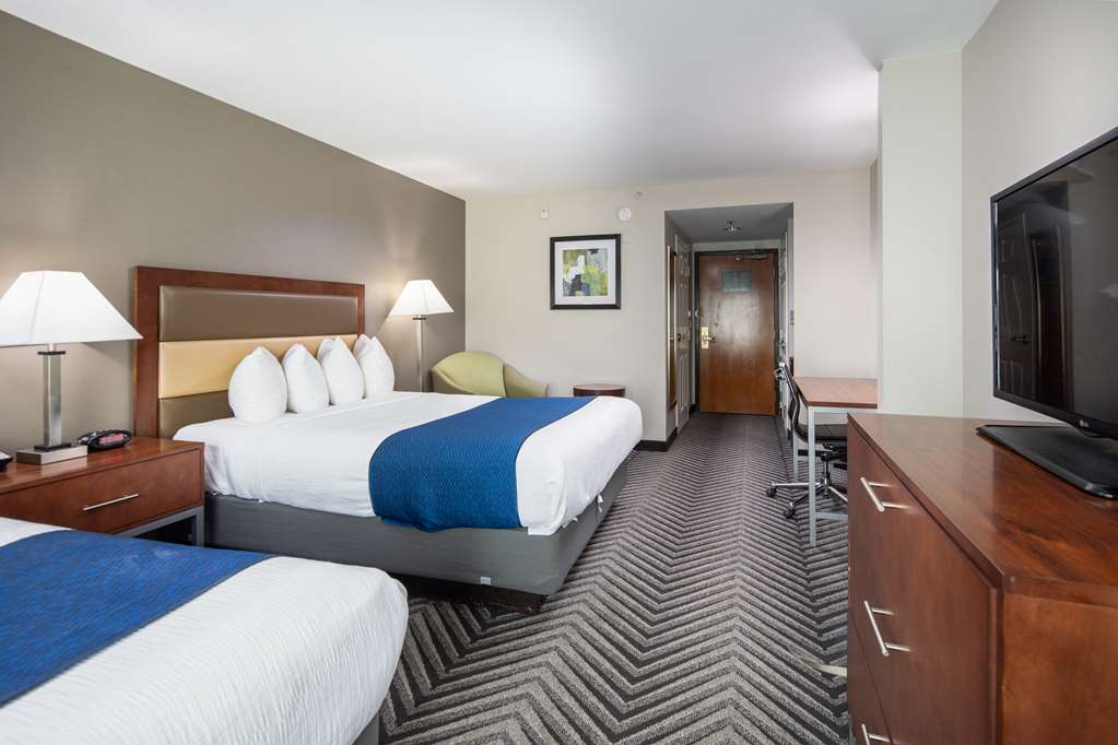 Фото Best Western Coyote Point Inn
