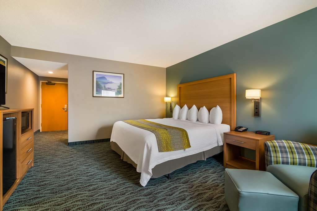Фото Best Western Plus Executive Court Inn & Conference Center