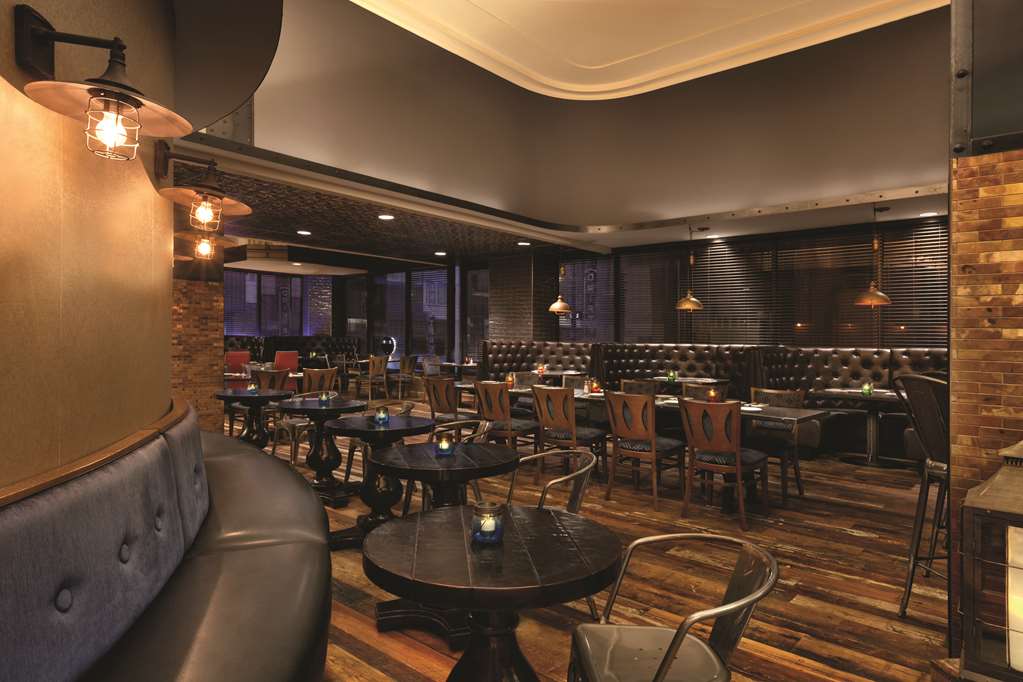 Фото Hilton Garden Inn Rochester Downtown