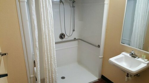 Гостиница Americas Best Value Inn - Mentor в Менторе