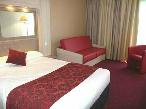 Гостиница The Originals Boutique, Hotel Aquilon, Saint-Nazaire в Сен-Назере