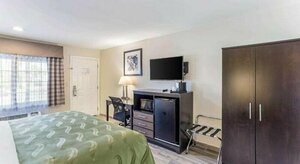 Гостиница Econo Lodge Inn & Suites Escondido Downtown