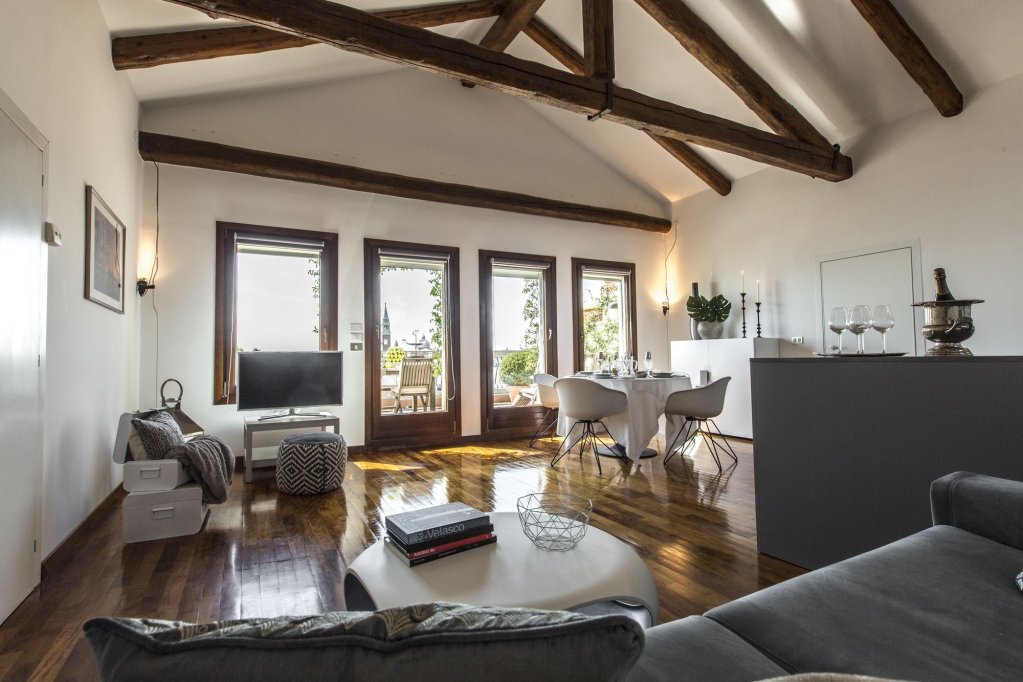 Фото San Marco Suite Apartment