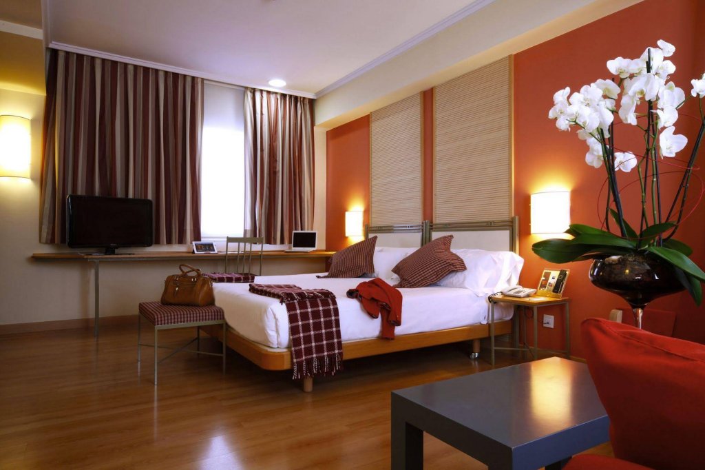 Фото Hotel Indigo Madrid - Princesa, an Ihg Hotel