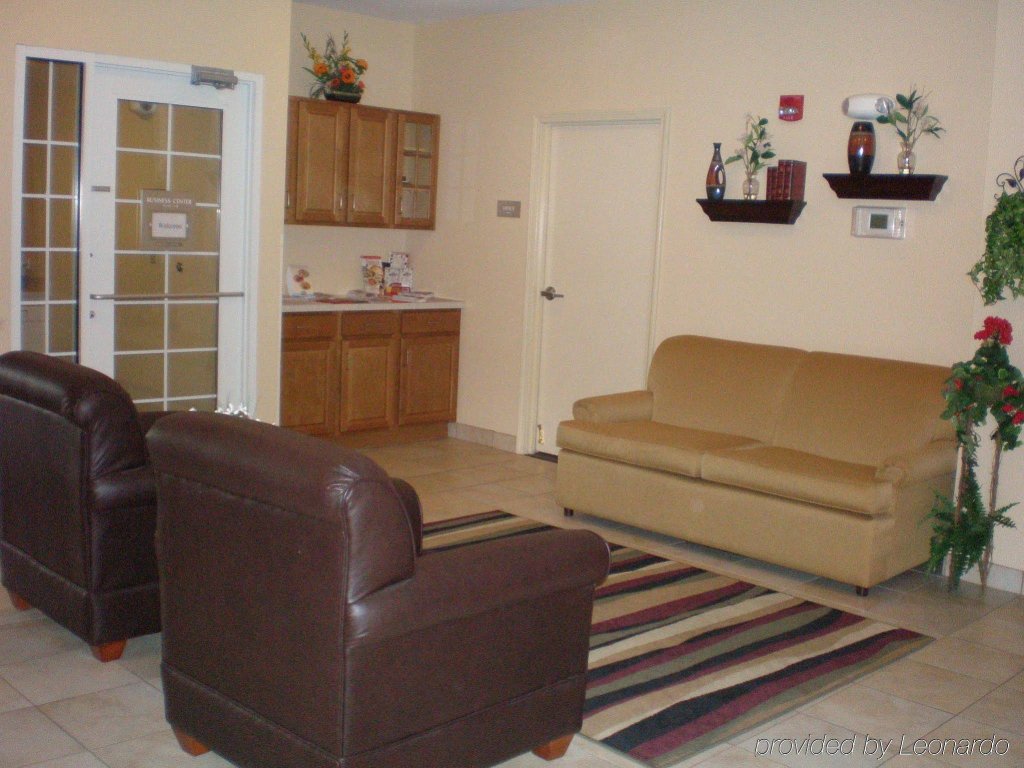 Фото Candlewood Suites Elkhart, an Ihg Hotel