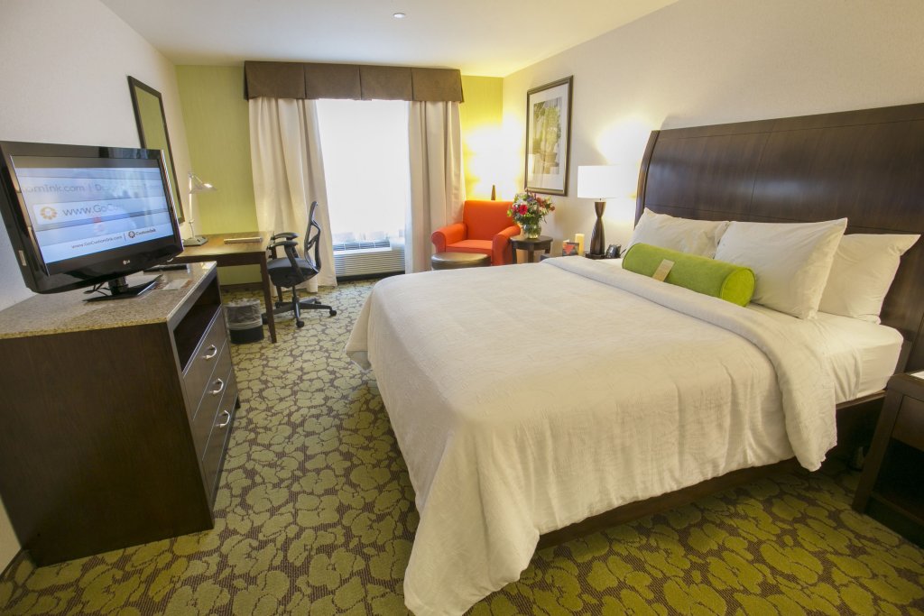 Фото Hilton Garden Inn Stony Brook