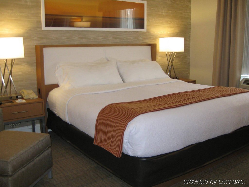 Фото Holiday Inn Saratoga Springs, an Ihg Hotel