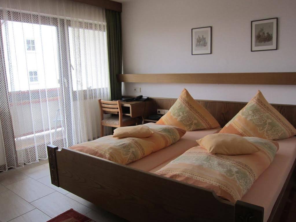 Фото Hotel Garni Jägerhof