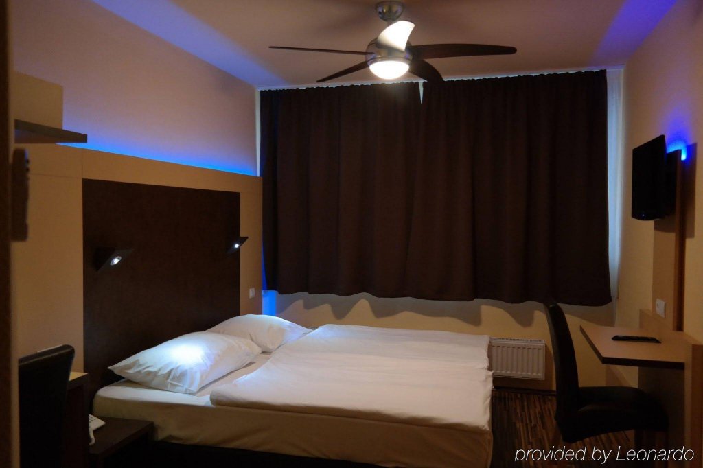 Фото Hotel Pest Inn