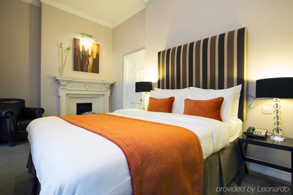 Фото Montagu Place Hotel