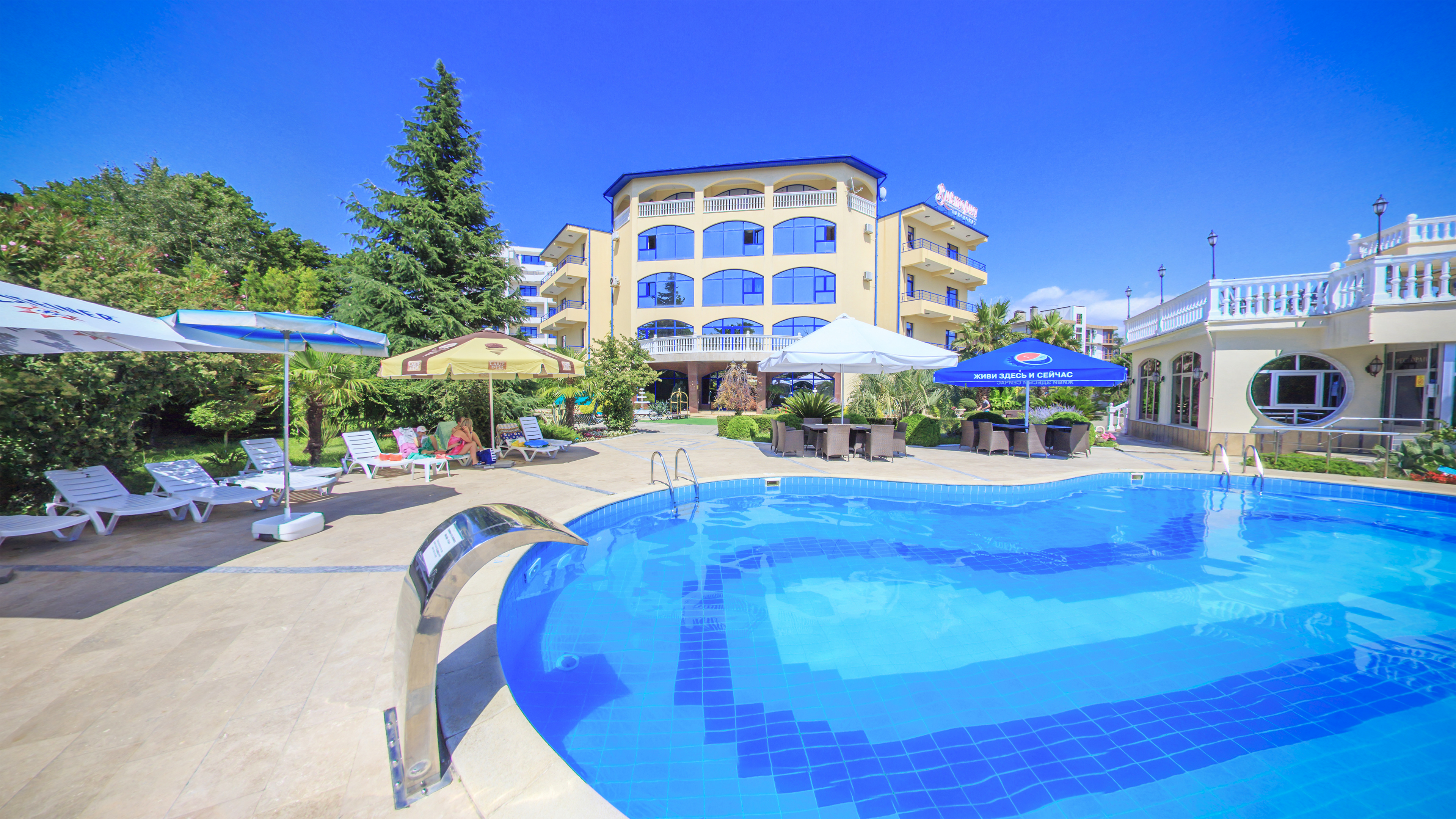 Фото отеля 1