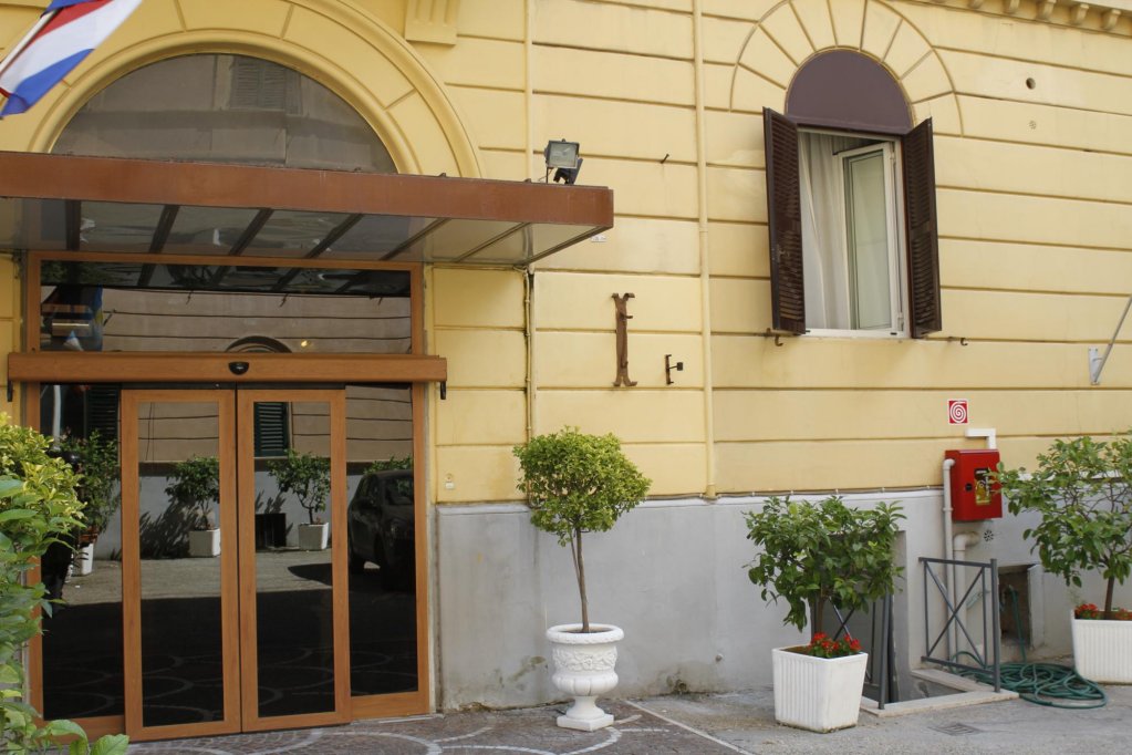 Фото Ostello Bello Rome Colosseum