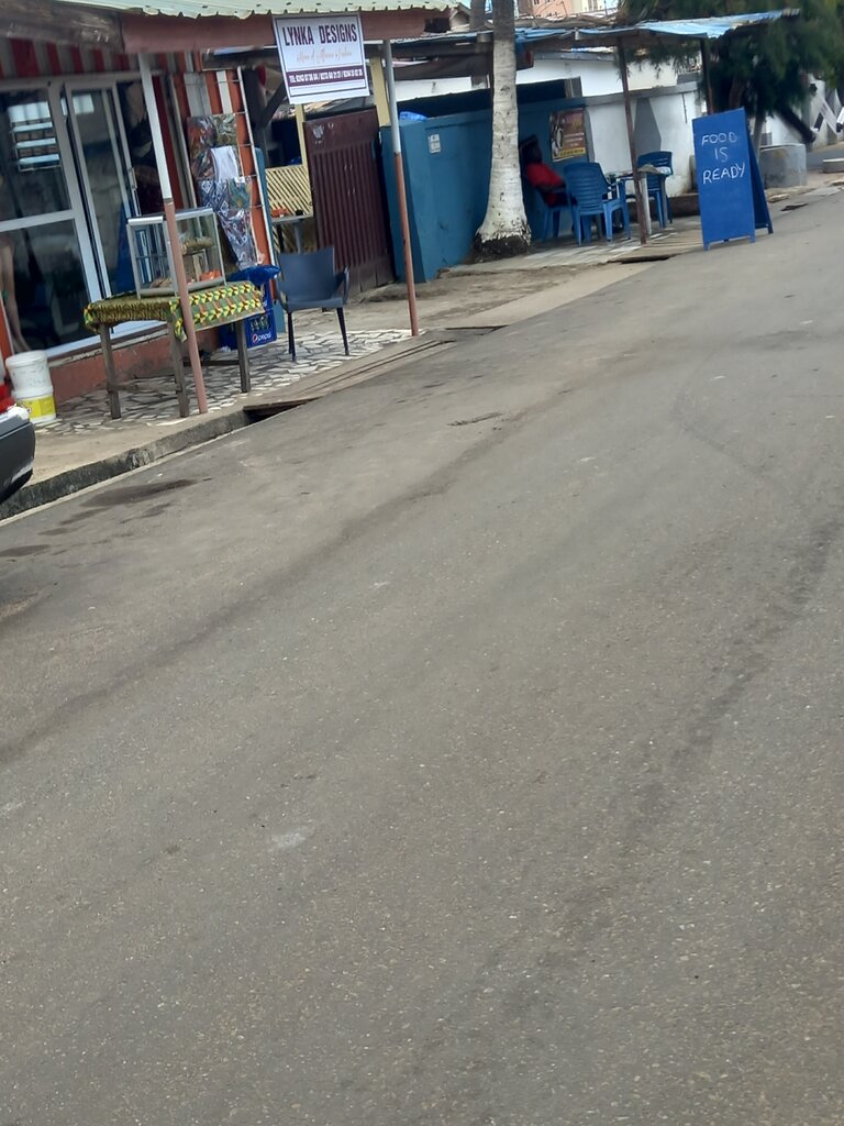 Tailor Lynda Designs, Accra, photo