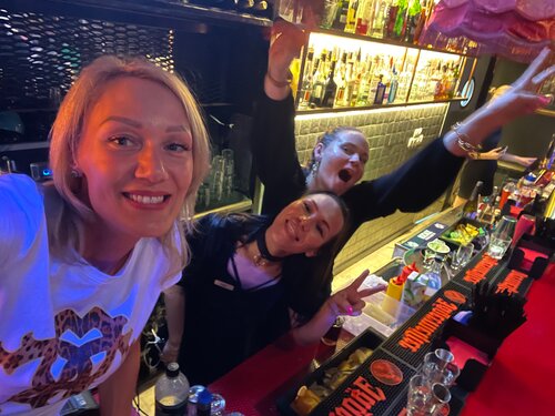 Әншінің жалаңаш фотосессиялары