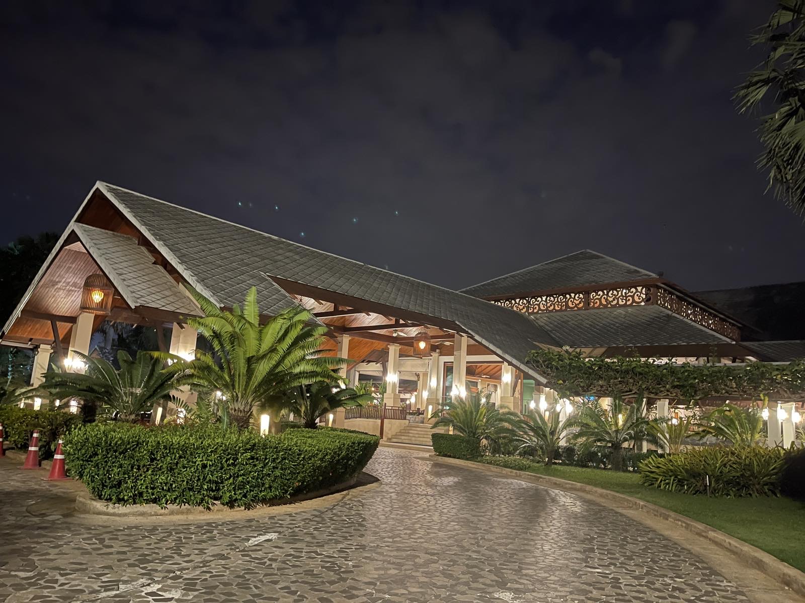 Фото Ravindra Beach Resort & SPA