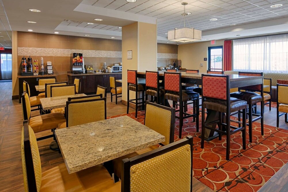 Фото Best Western Plus Desert Poppy Inn